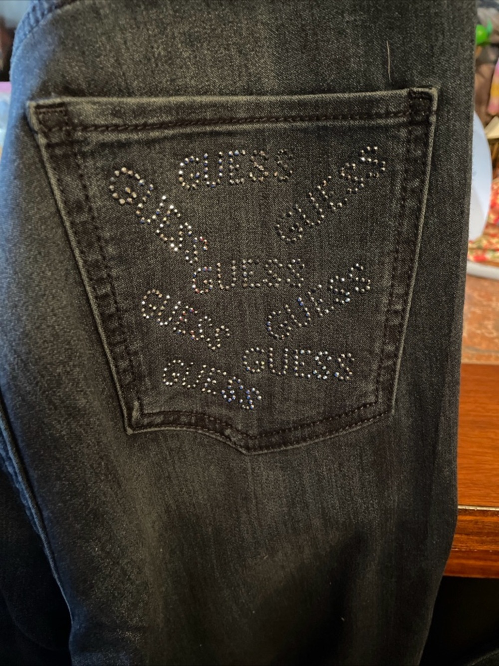 Guess mid rise skinny Los Angeles Dark Blue sz 27 Crystal-Studded Logo Pocket